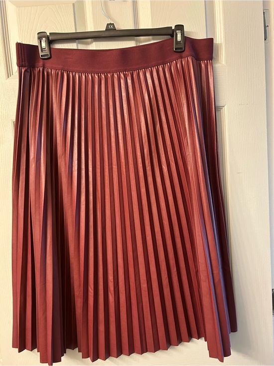 Simply Vera Vera Wang Dresses & Skirts - Simply Vera Vera Wang Burgundy Pleated Faux-Leather Skirt